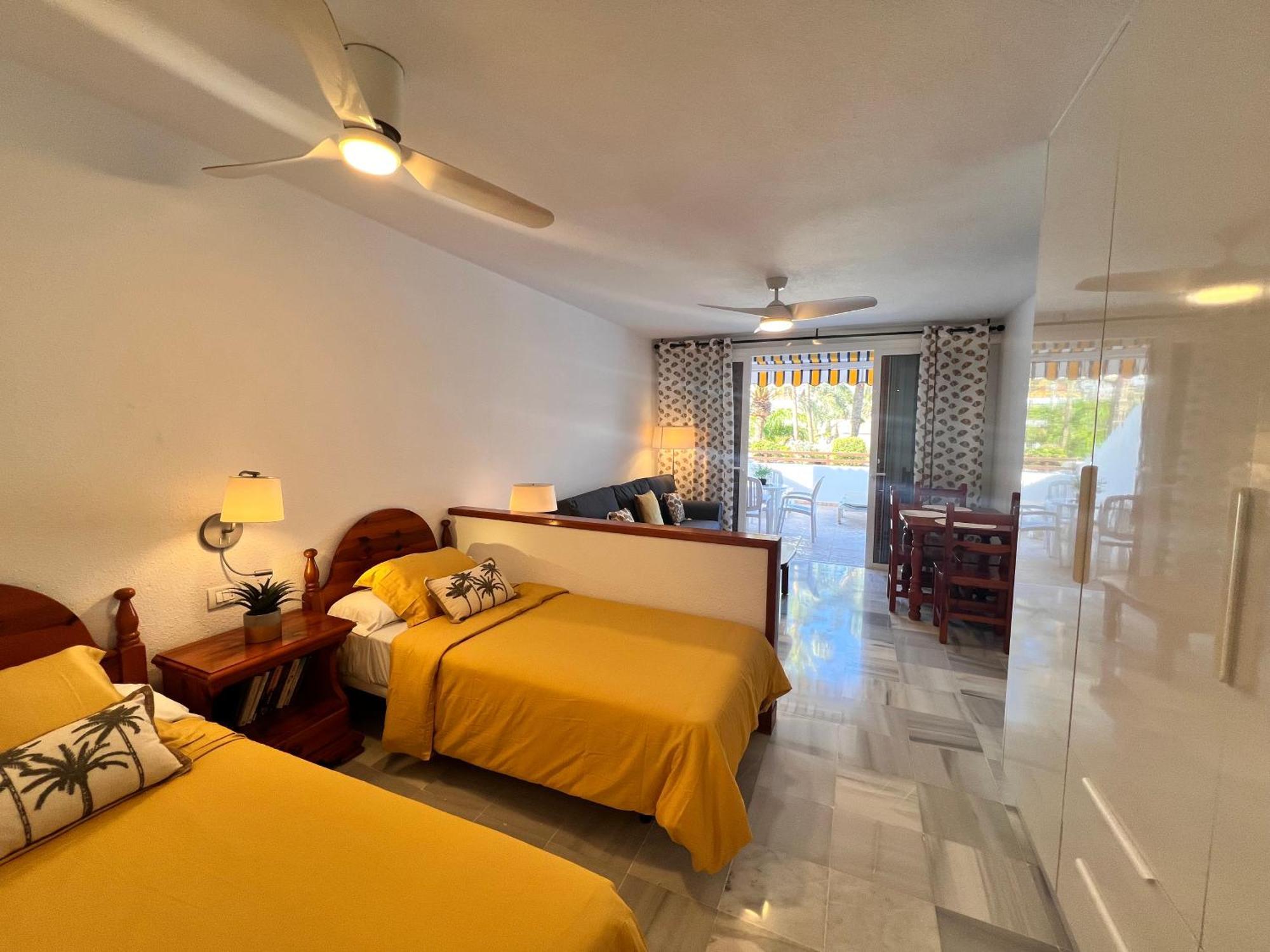 Apartamento Seafront New Modern Playa de las Américas Exterior foto